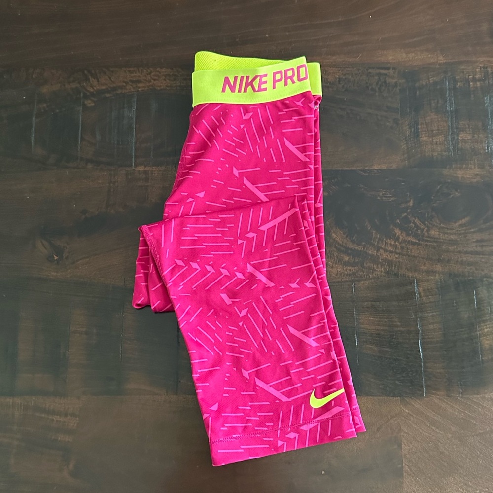 Nike Pro Capris